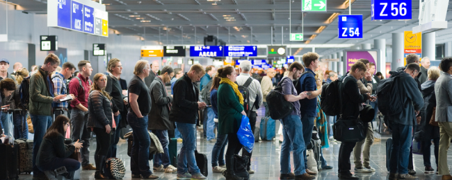 Jak rozwiązać najbardziej irytującą rzecz dla pasażerów? To proste, ale nikomu się nie opłaca