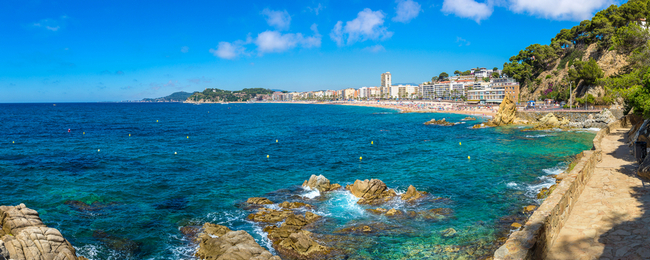 Wakacje w Lloret de Mar za 967 PLN. Loty z Wrocławia + noclegi ze śniadaniami