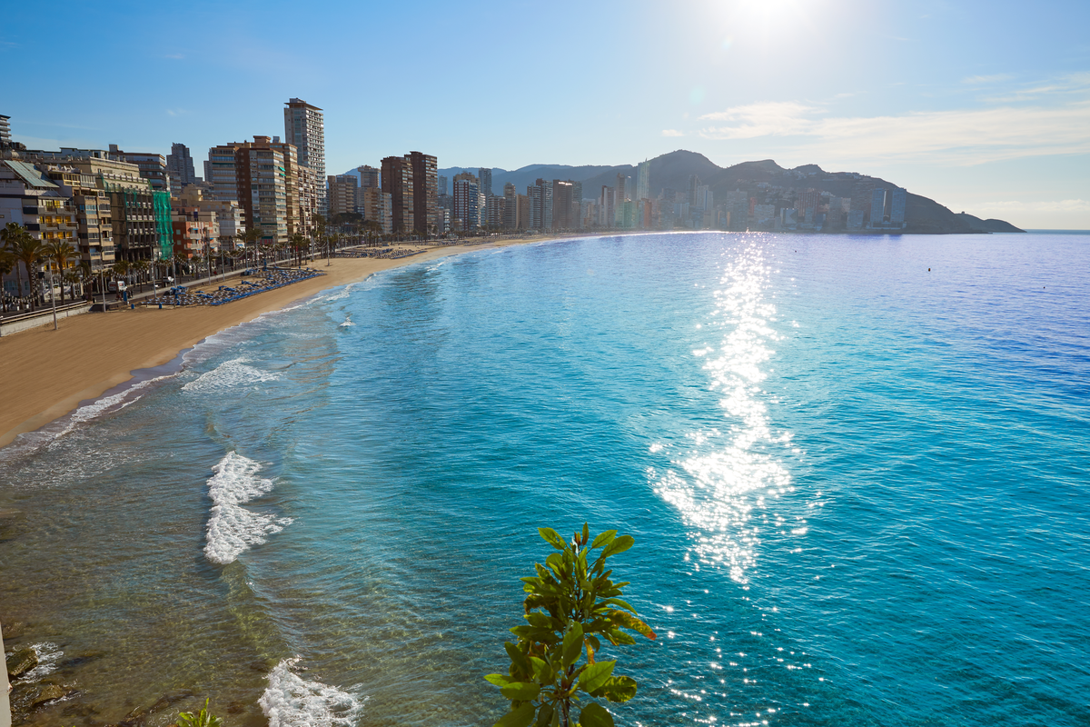Tygodniowy wypoczynek na Costa Blanca za 445 PLN. Loty z Gdańska do Alicante + noclegi