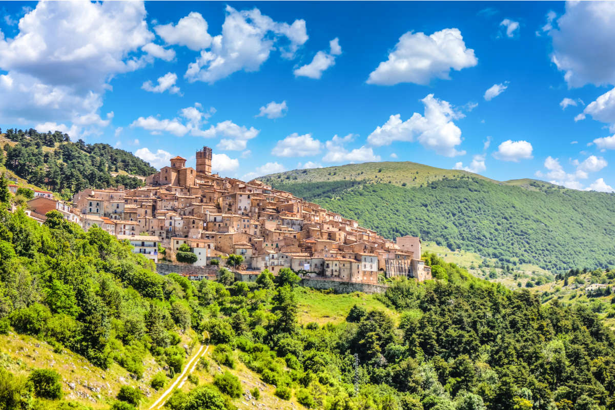 4 dni Abruzji za 473 PLN. Noclegi i loty z Warszawy do Pescary