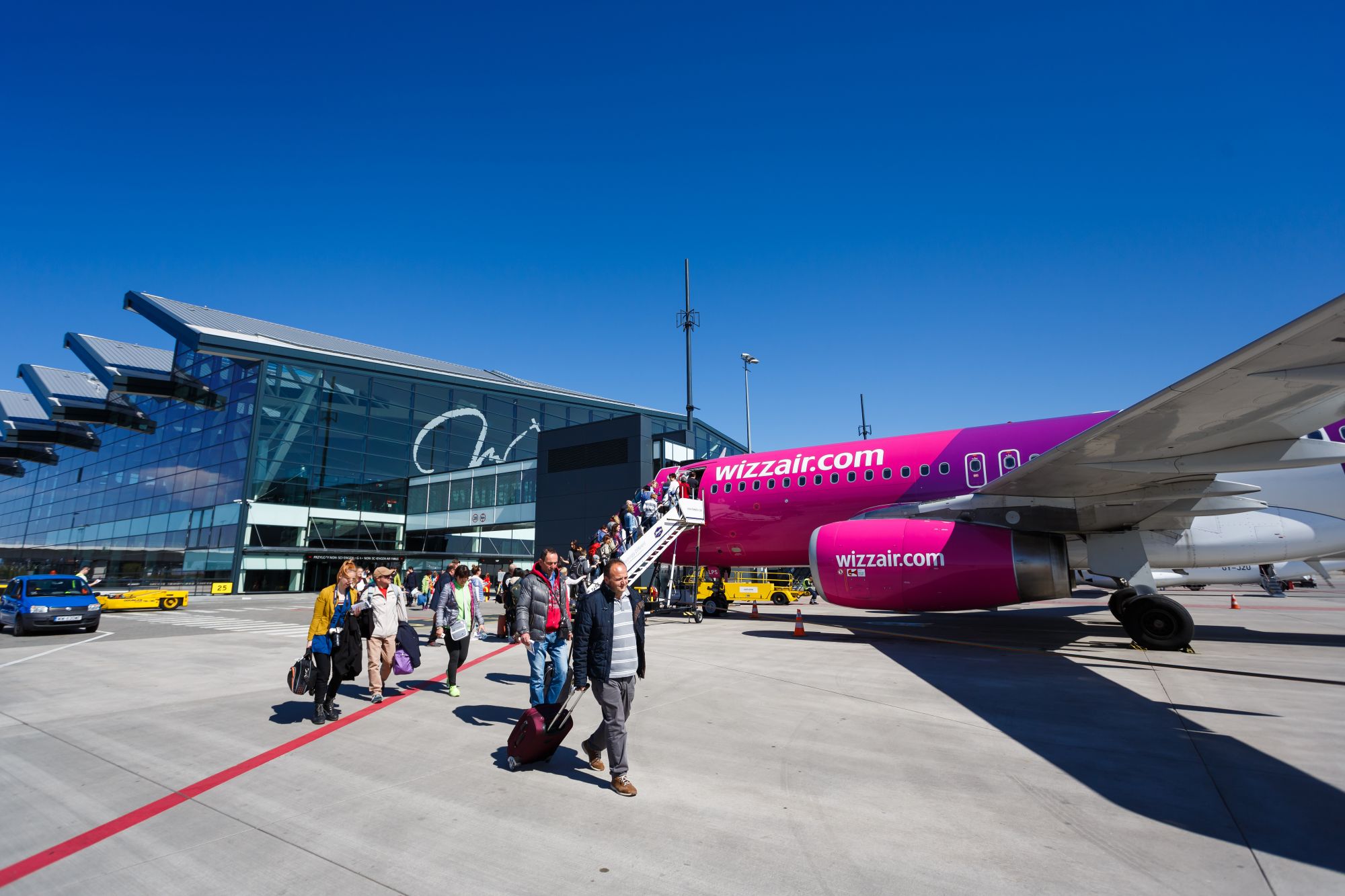 Wizz Air kasuje 2 hitowe trasy z Polski. Niepewny los innych tras, w tym easyJeta