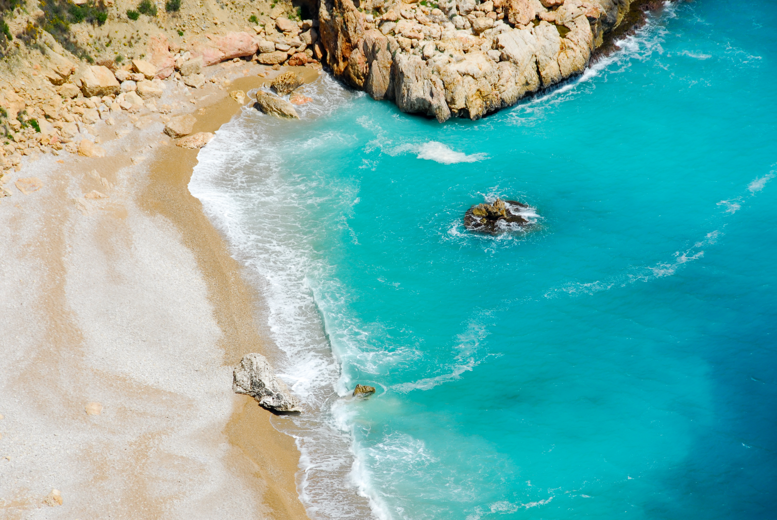 Tygodniowy wypoczynek na Costa Blanca za 774 PLN (loty z Poznania do Alicante + noclegi w centrum)