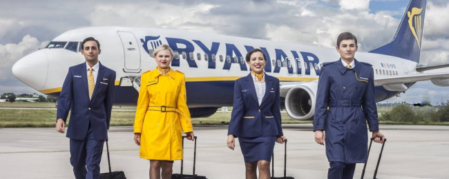 Wysokie pensje w Ryanair? Tak, ale tylko dla wybranych. Różnice w zarobkach kolosalne