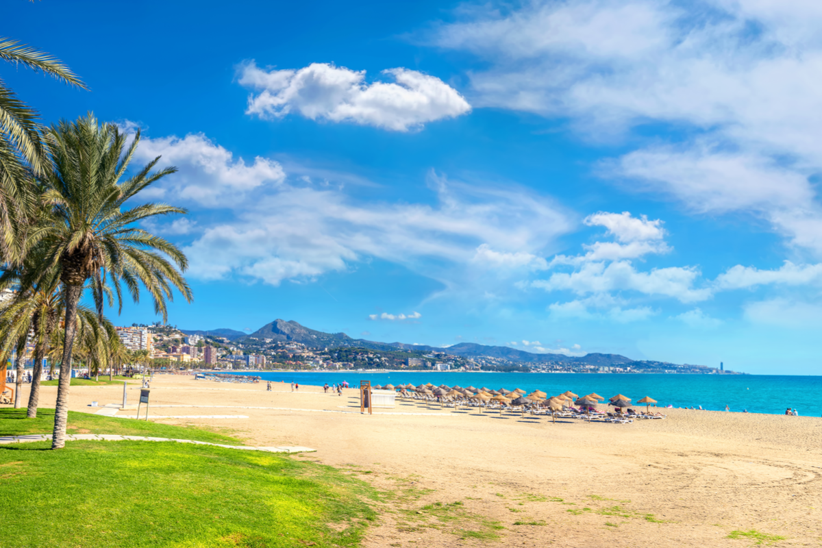 Wakacyjny urlop na Costa del Sol za 969 PLN. Loty z Katowic, 7 noclegów w Maladze i auto na cały pobyt