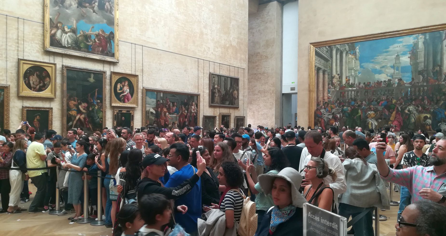 Gdzie uważać z robieniem zdjęć, by nie dostać w czapę? I po co w ogóle robicie te tysiące fotek z urlopów?