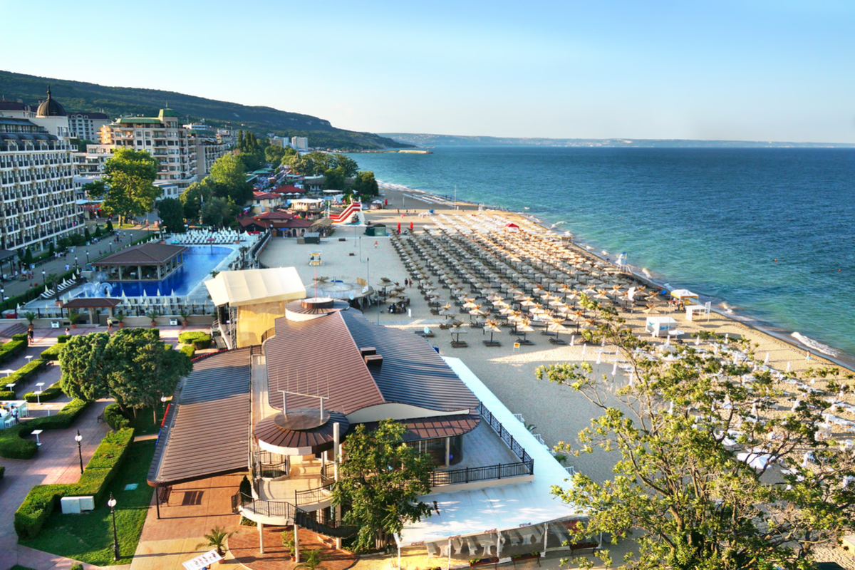 Tygodniowy urlop w Słonecznym Brzegu za 302 PLN (loty z Rzeszowa + hotel)