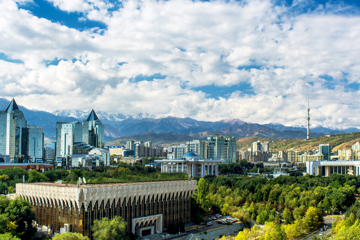 Loty do Kazachstanu: Ałmaty lub Astana z Warszawy od 692 PLN. Bardzo dużo terminów