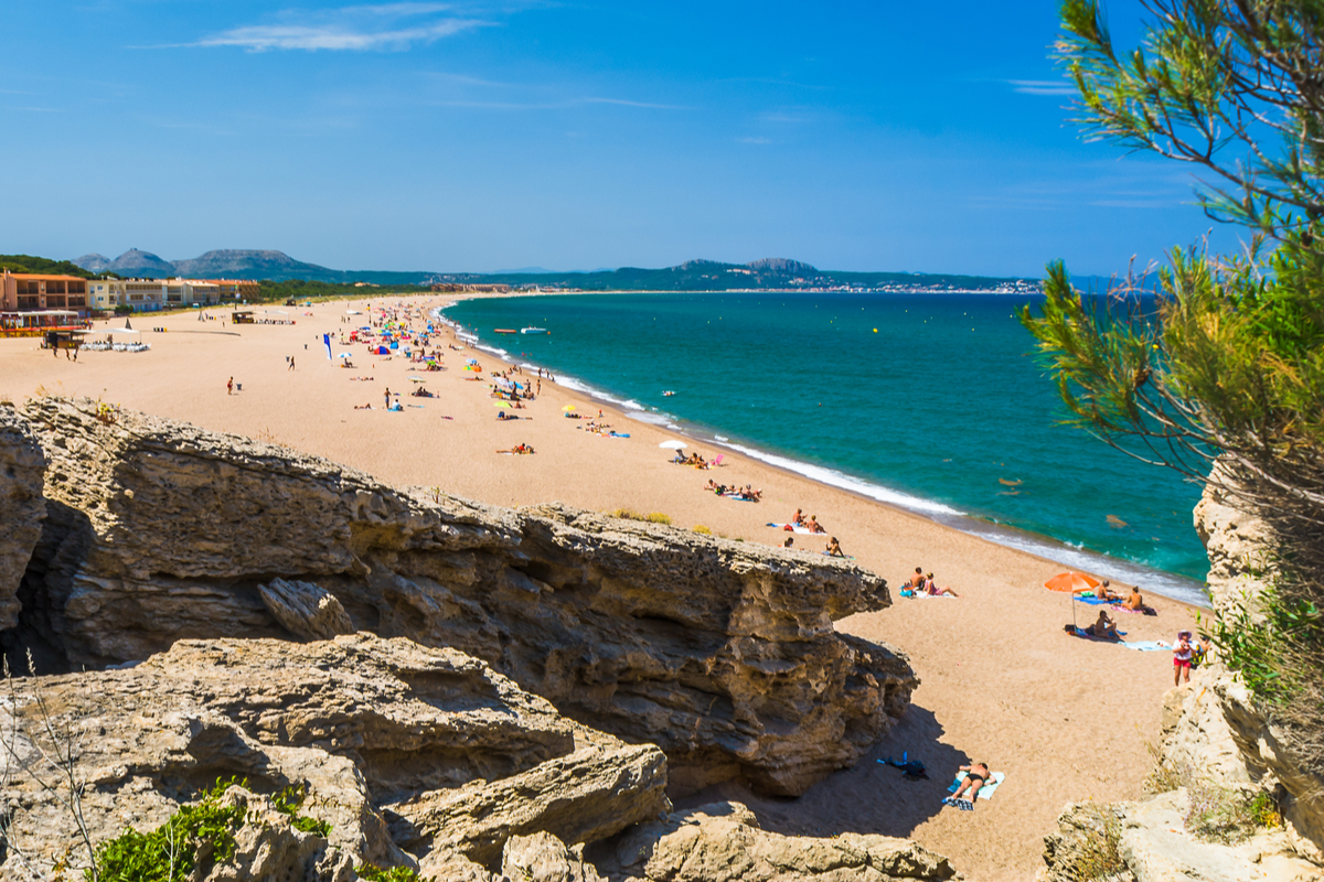 Tydzień w Hiszpanii nad Morzem Śródziemnym za 608 PLN – loty z Poznania i noclegi 50 metrów od plaży