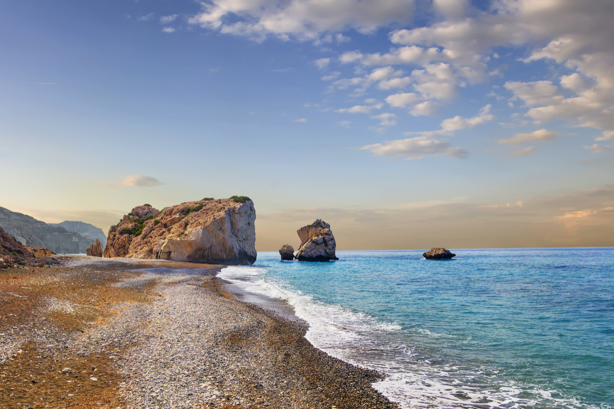 Cypr na ferie zimowe za 620 PLN. PLL LOT z Warszawy + 8 noclegów + auto