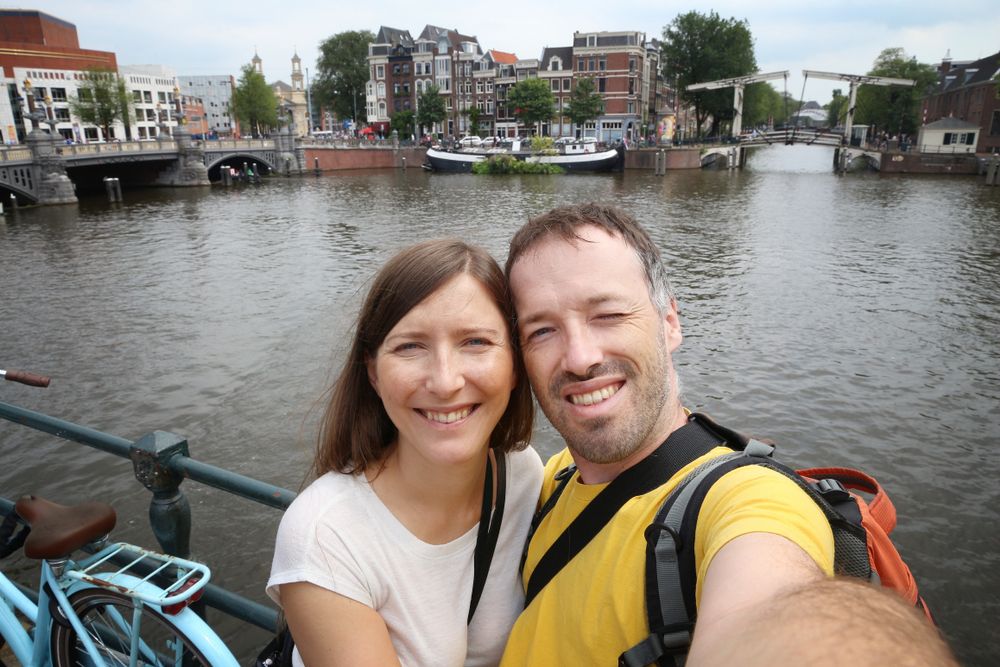 Turyści w Amsterdamie