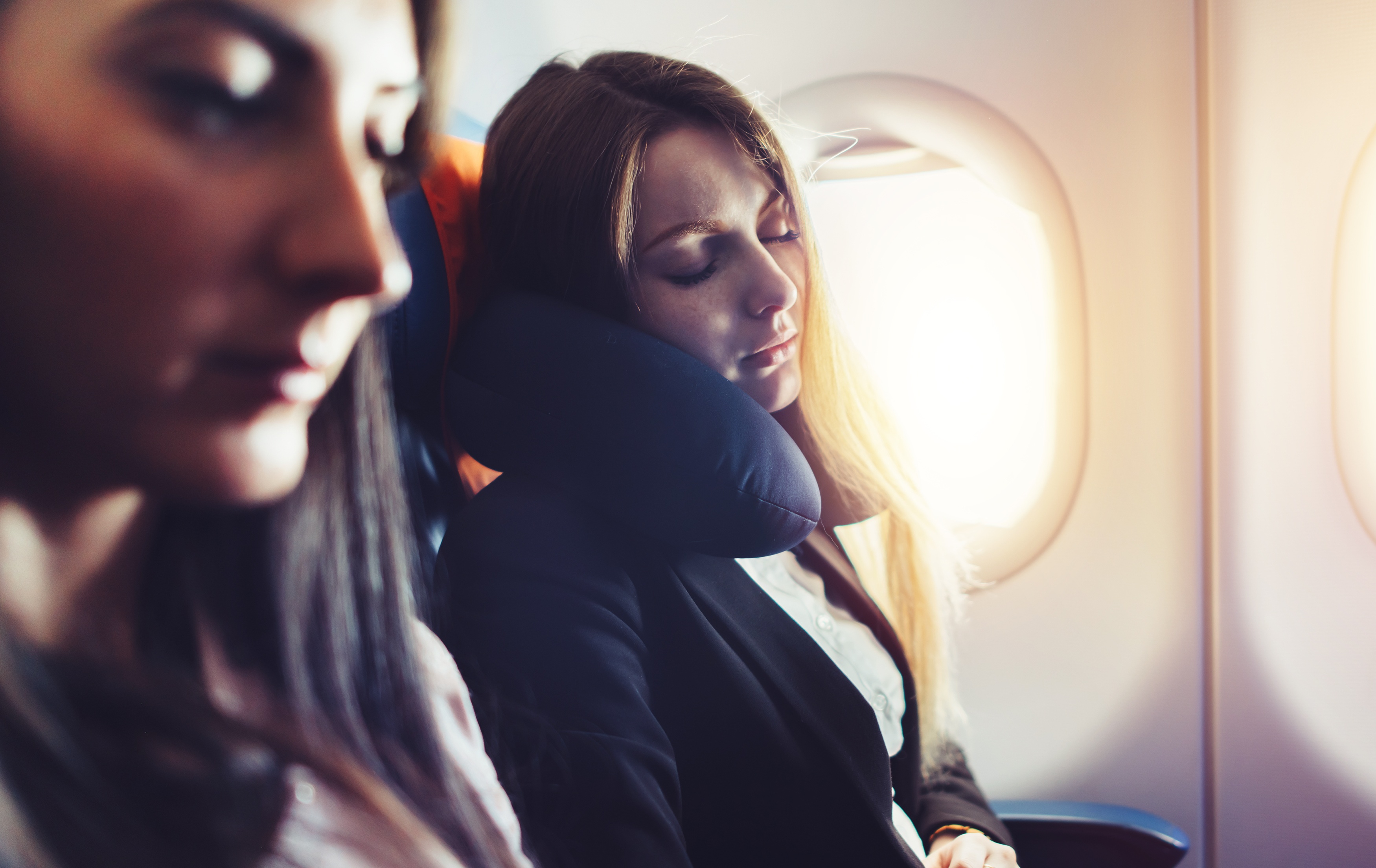 Klasa ekonomiczna nie musi być kiepska – zobacz, które linie lotnicze robią najlepiej pasażerom. A wszystkich i tak za rok przebije Qatar Airways