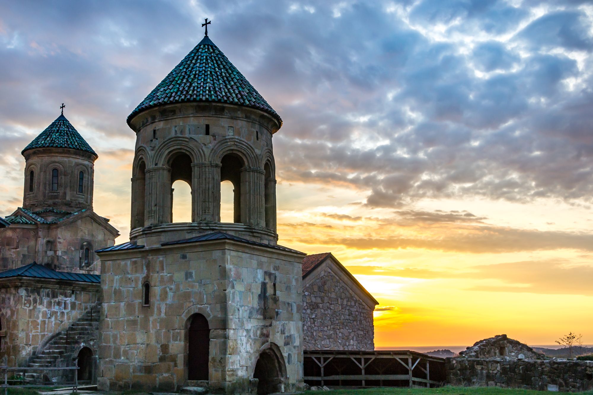 Tygodniowy urlop w Gruzji za 261 PLN (351 PLN bez WDC). Loty do Kutaisi z Katowic + hotel
