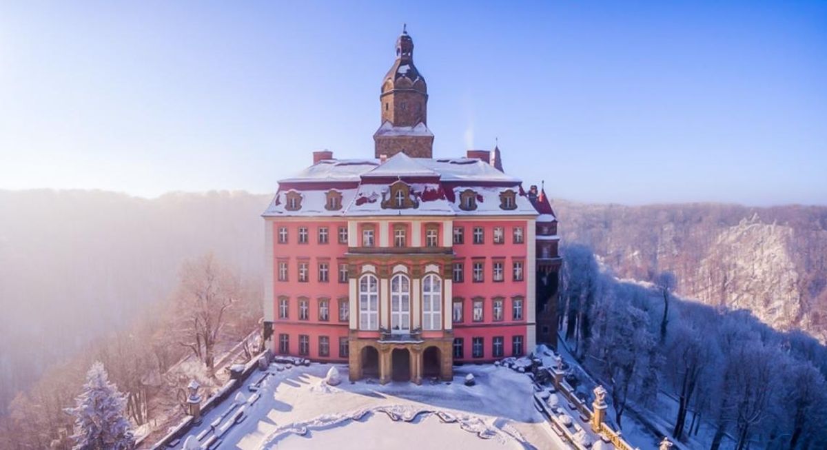 3* hotel zamkowy z wyżywieniem przy Zamku Książ za 215 PLN/pokój