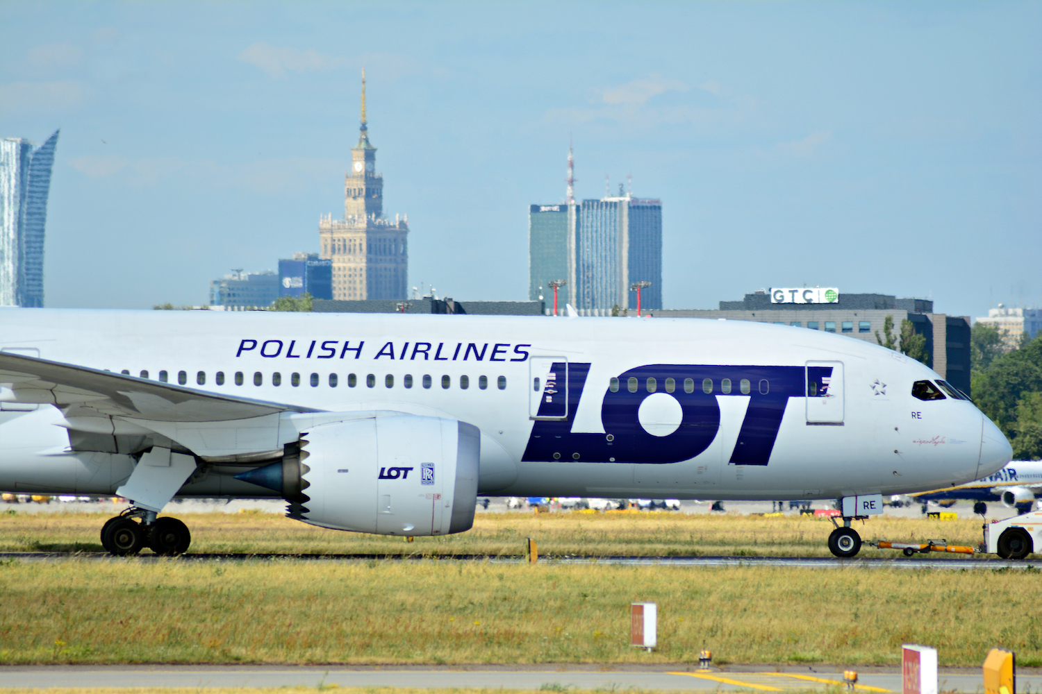 Wiemy, ile pieniędzy LOT traci z powodu strajku. To zawrotne kwoty, ale przewoźnik ma o wiele więcej do stracenia
