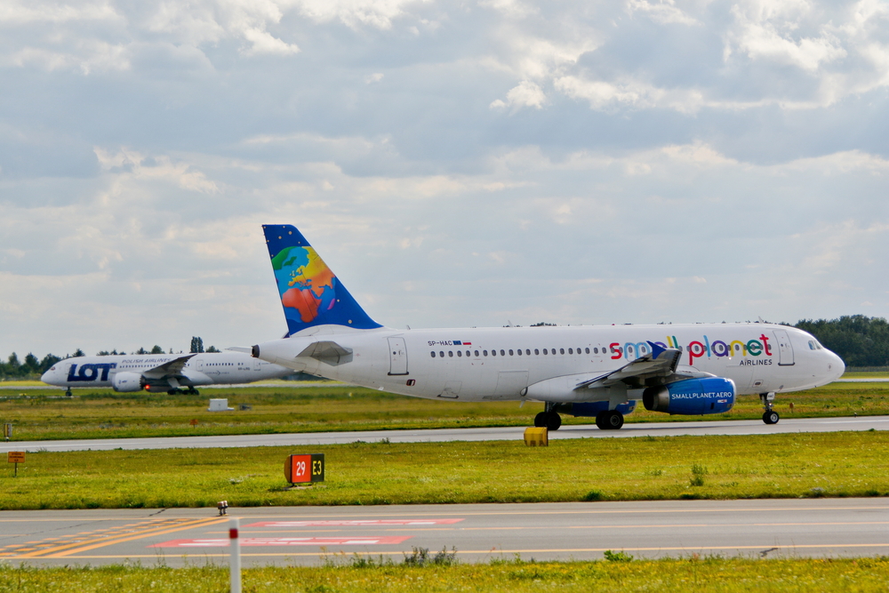 Small Planet Airlines, LOT