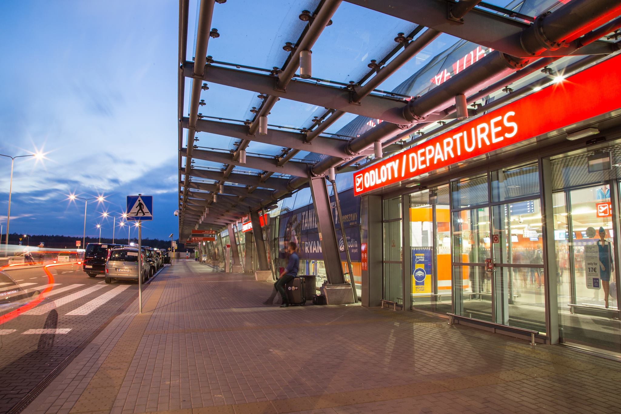 Modlin idzie na rekord mimo konfliktu właścicieli. Wynik ciągną… loty na Ukrainę