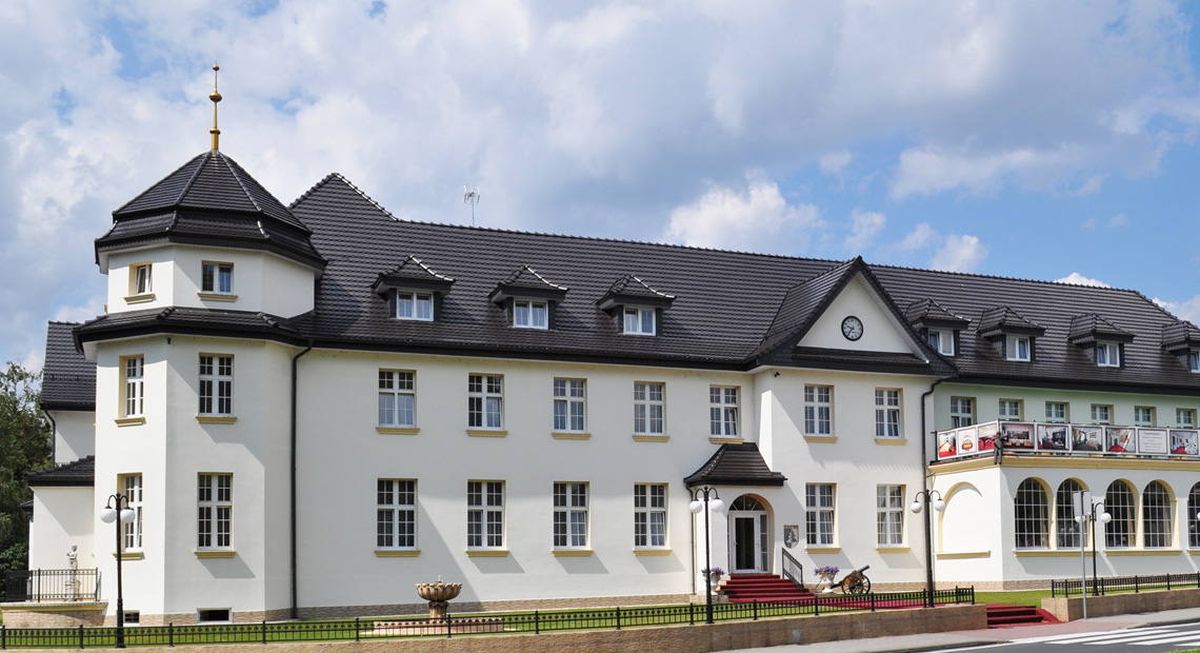 Noclegi z wyżywieniem w zabytkowym pałacu za 189 PLN/pokój