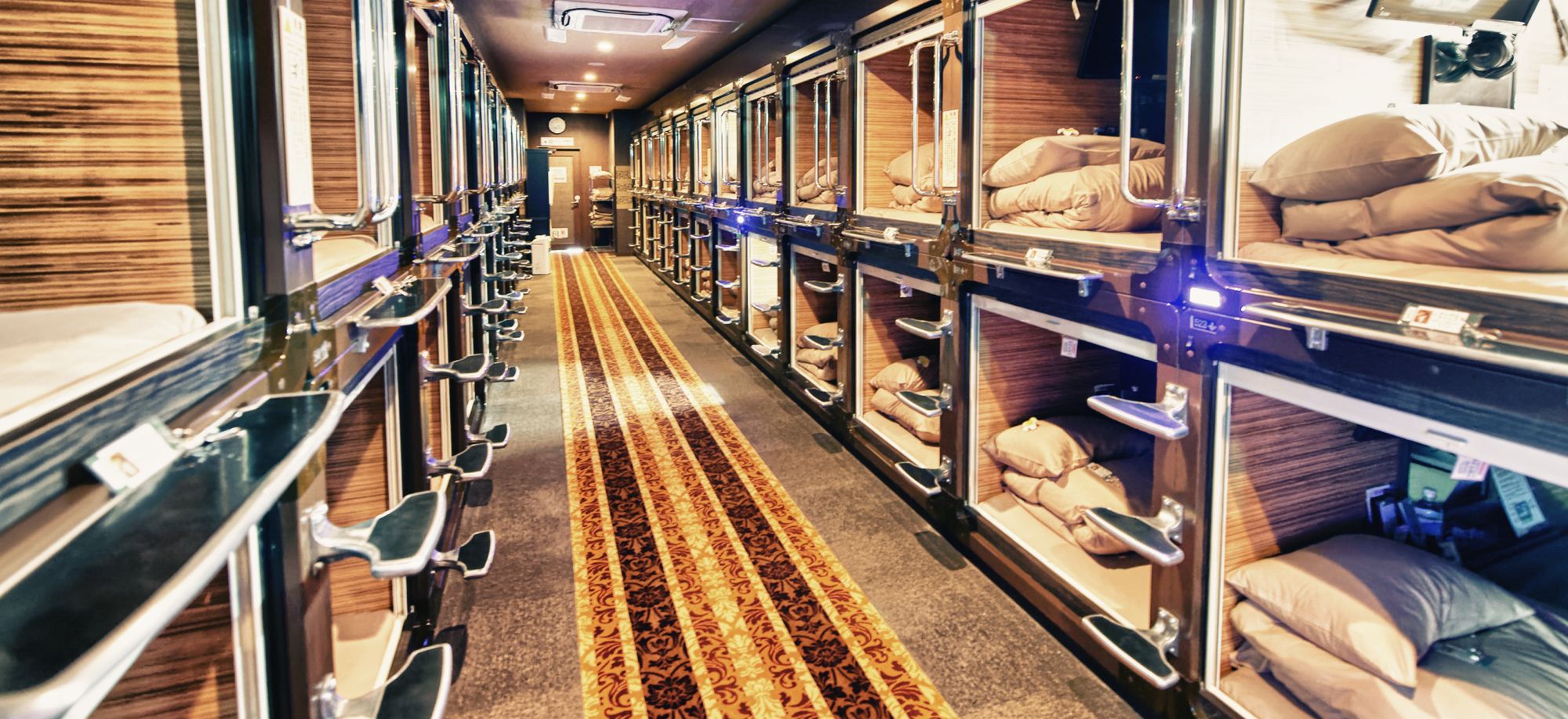 Noclegi w kapsułowych hotelach na świecie od 33 PLN/noc