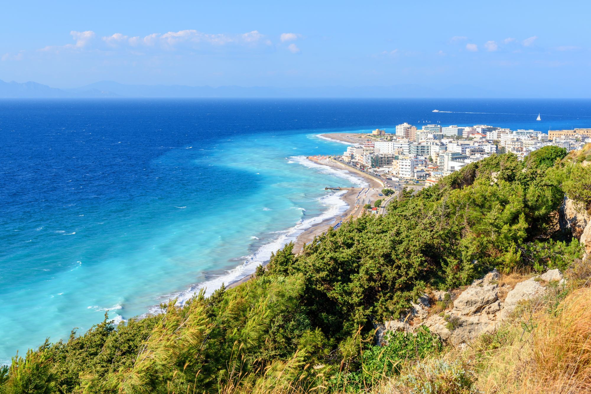 Urlop na Rodos za 906 PLN. Loty z Warszawy i noclegi