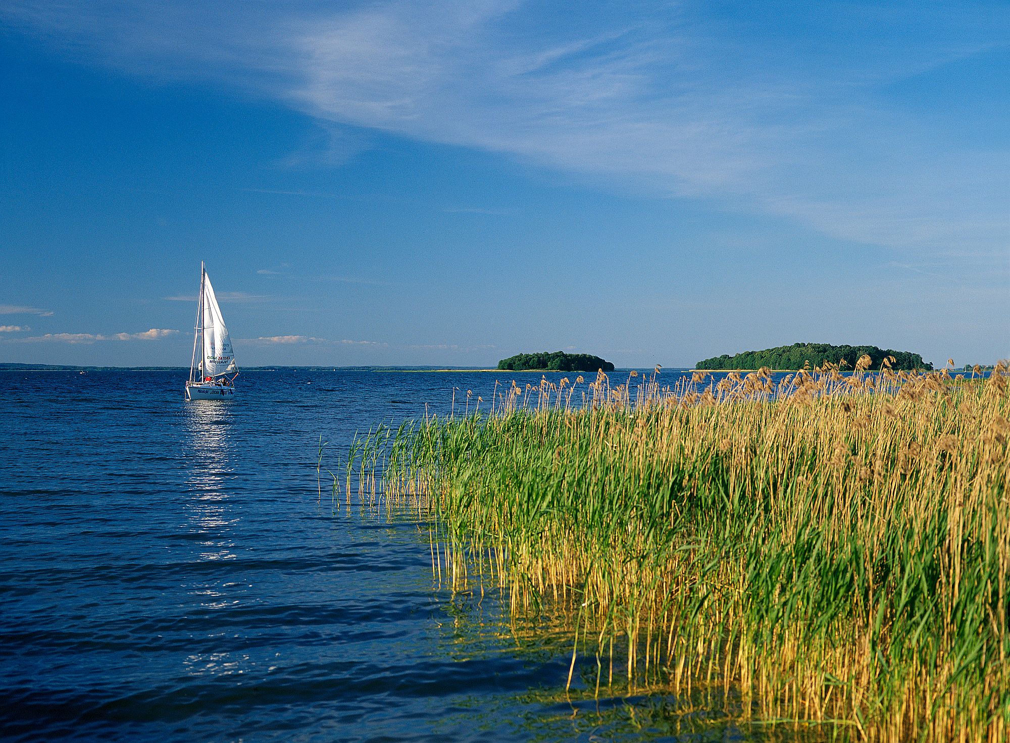 Wakacyjne loty na Mazury z Krakowa za 156 PLN