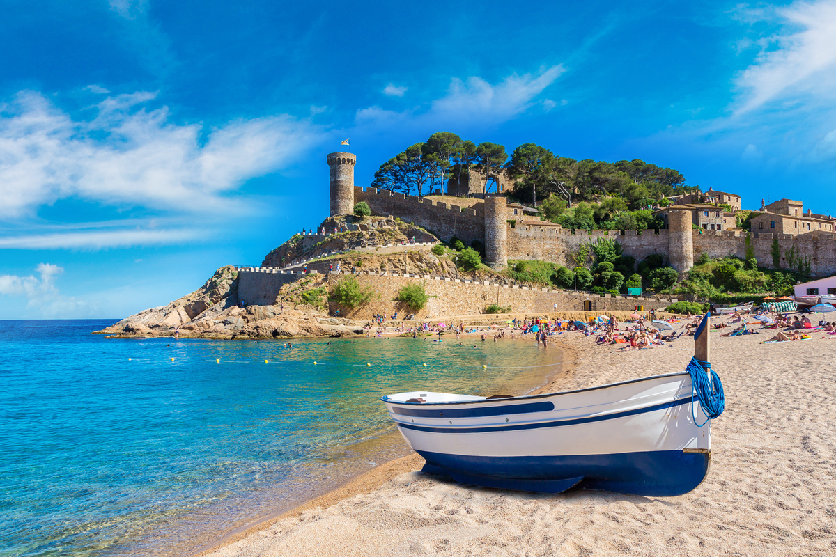 Urlop na Costa Brava! 3* hotel z HB w Tossa de Mar za 1389 PLN