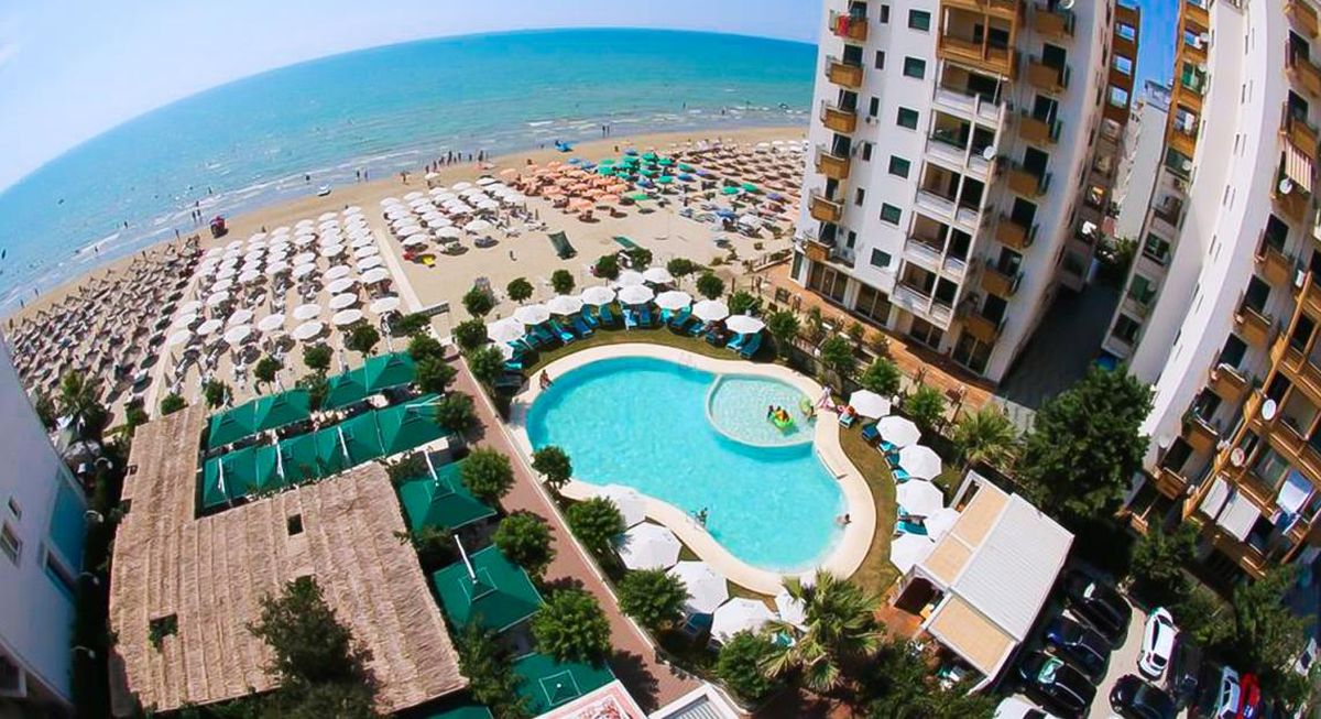 3* hotel ze śniadaniami na albańskim wybrzeżu za 137 PLN/pokój