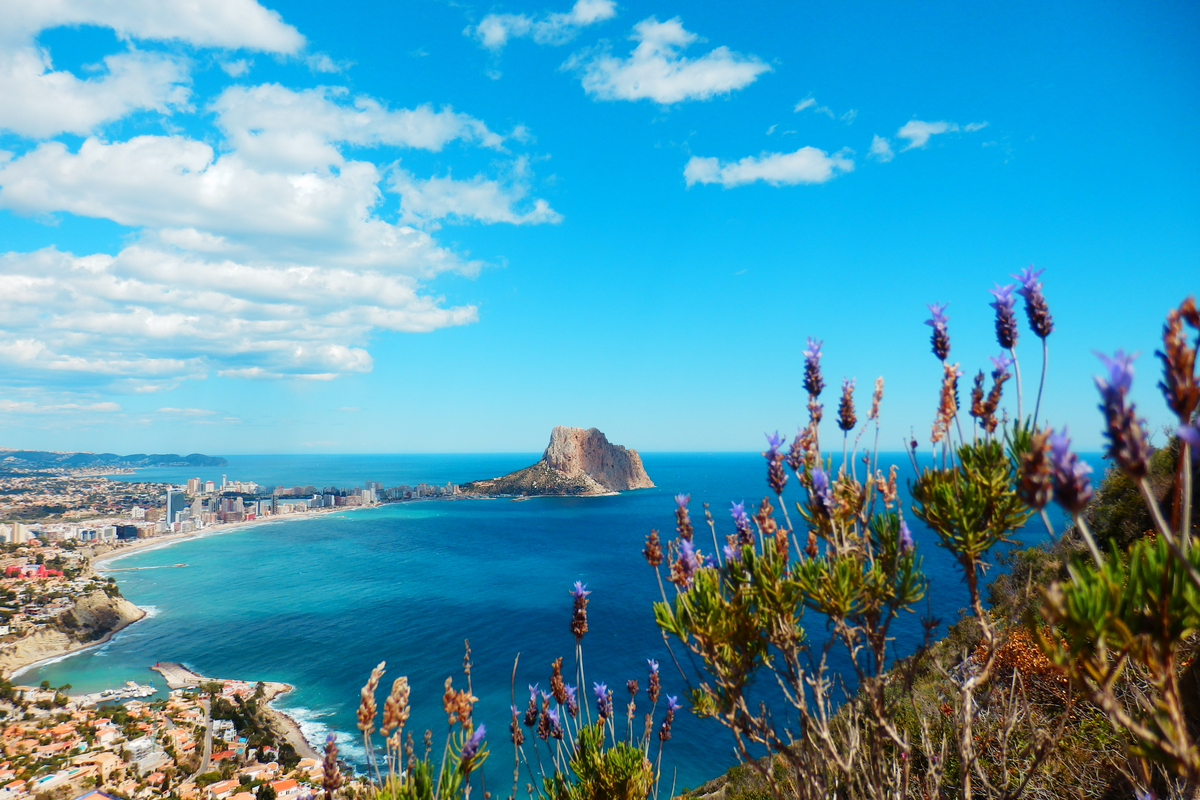 Urlop na Costa Blanca od 706 PLN (792 PLN bez WDC). Loty z Warszawy i noclegi