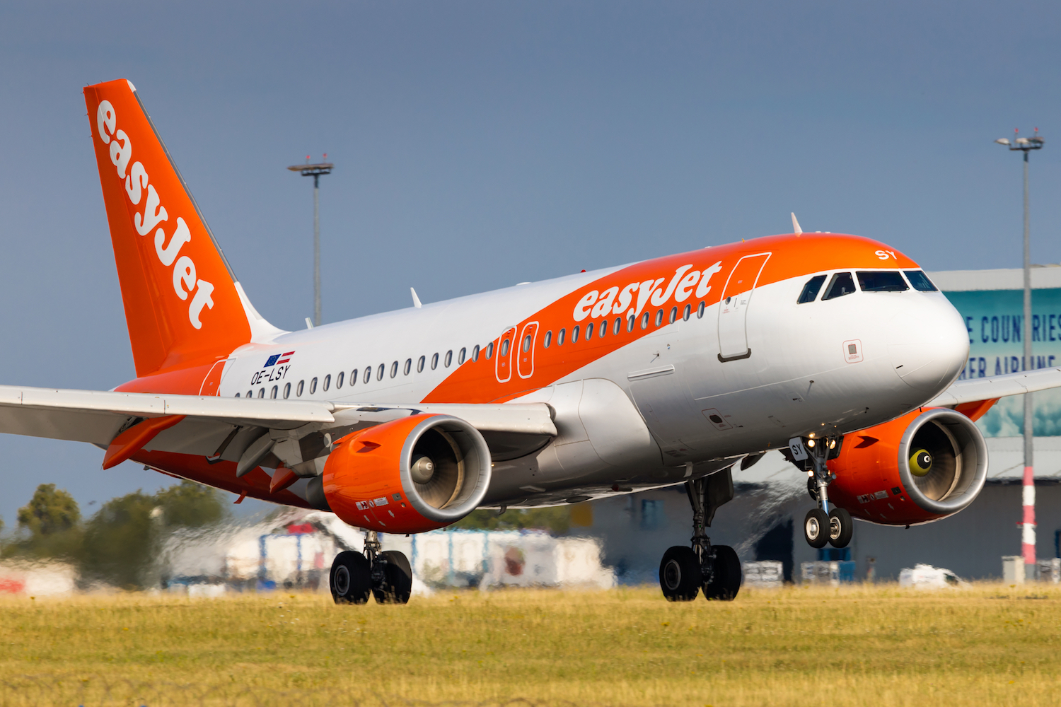 Pasażer miał dość czekania na pilota, więc sam zasiadł za sterami samolotu easyJet!