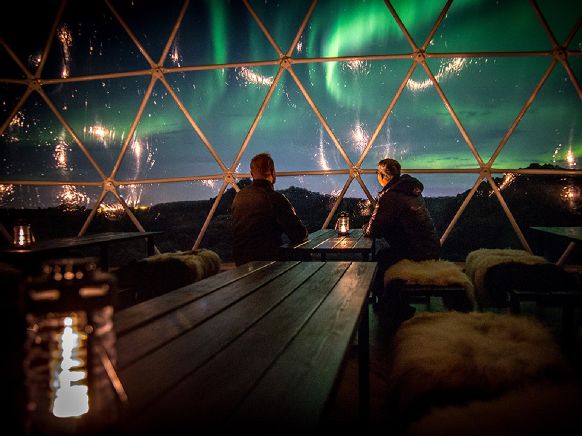 Islandia zbudowała niezwykłe miejsce dla miłośników zorzy. Turyści będą zachwyceni!