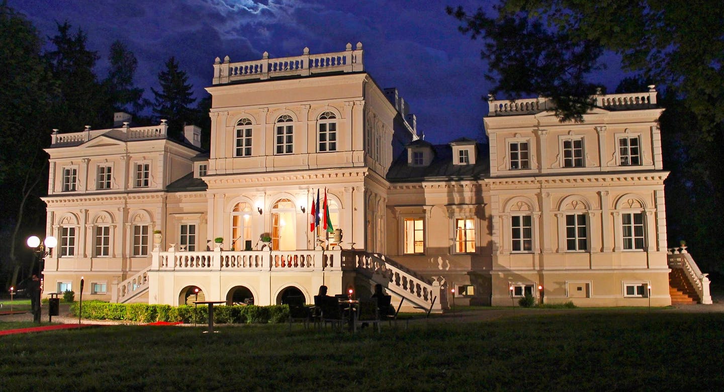 Romantyczny weekend dla dwojga w XIX-wiecznym pałacu z wyżywieniem za 338 PLN/osoba