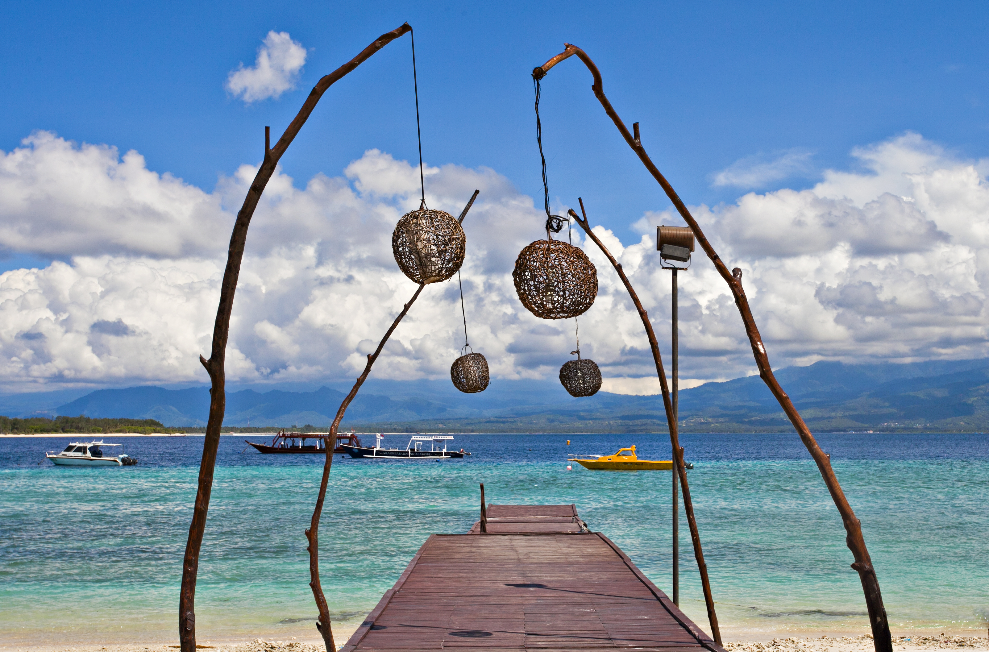 Egzotyczna Indonezja: Lombok na 8 dni za 3330 PLN. Loty z Warszawy 5* liniami oraz noclegi w 4* hotelu