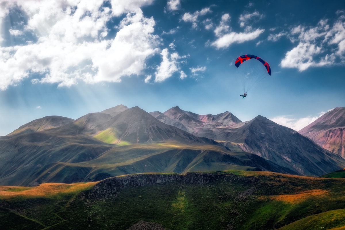 kazbegi paralotnia