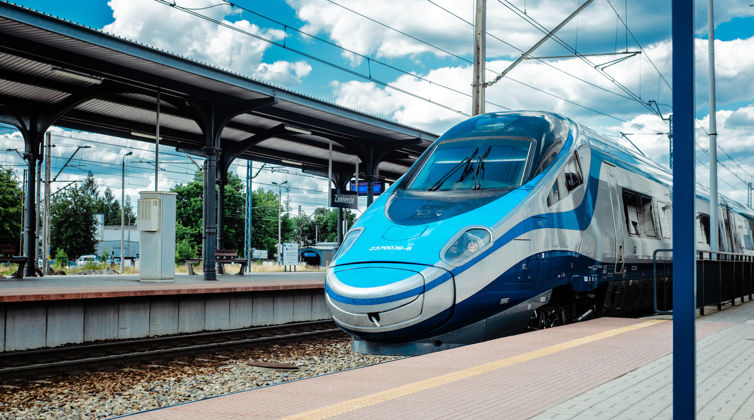 Darmowe napoje znikają z Pendolino i ekspresów PKP! Zmiany uderzą w większość pasażerów