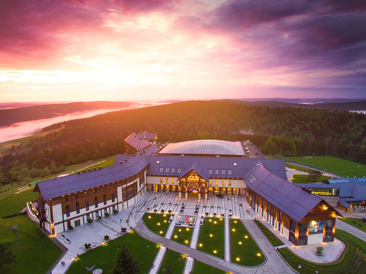 Noclegi ze śniadaniami w świetnym 4* hotelu Arłamów w Bieszczadach od 343 PLN/pokój #jesień
