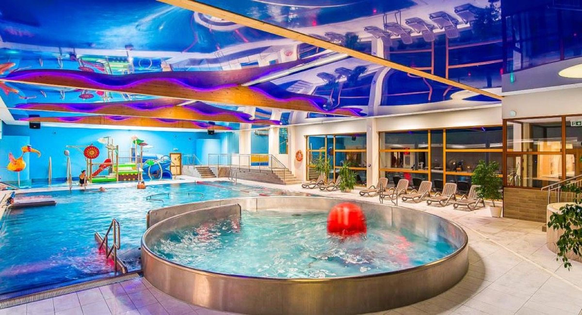 Noclegi z wyżywieniem w 3* hotelu Continental Aqua & SPA w Krynicy Morskiej od 199 PLN/pokój