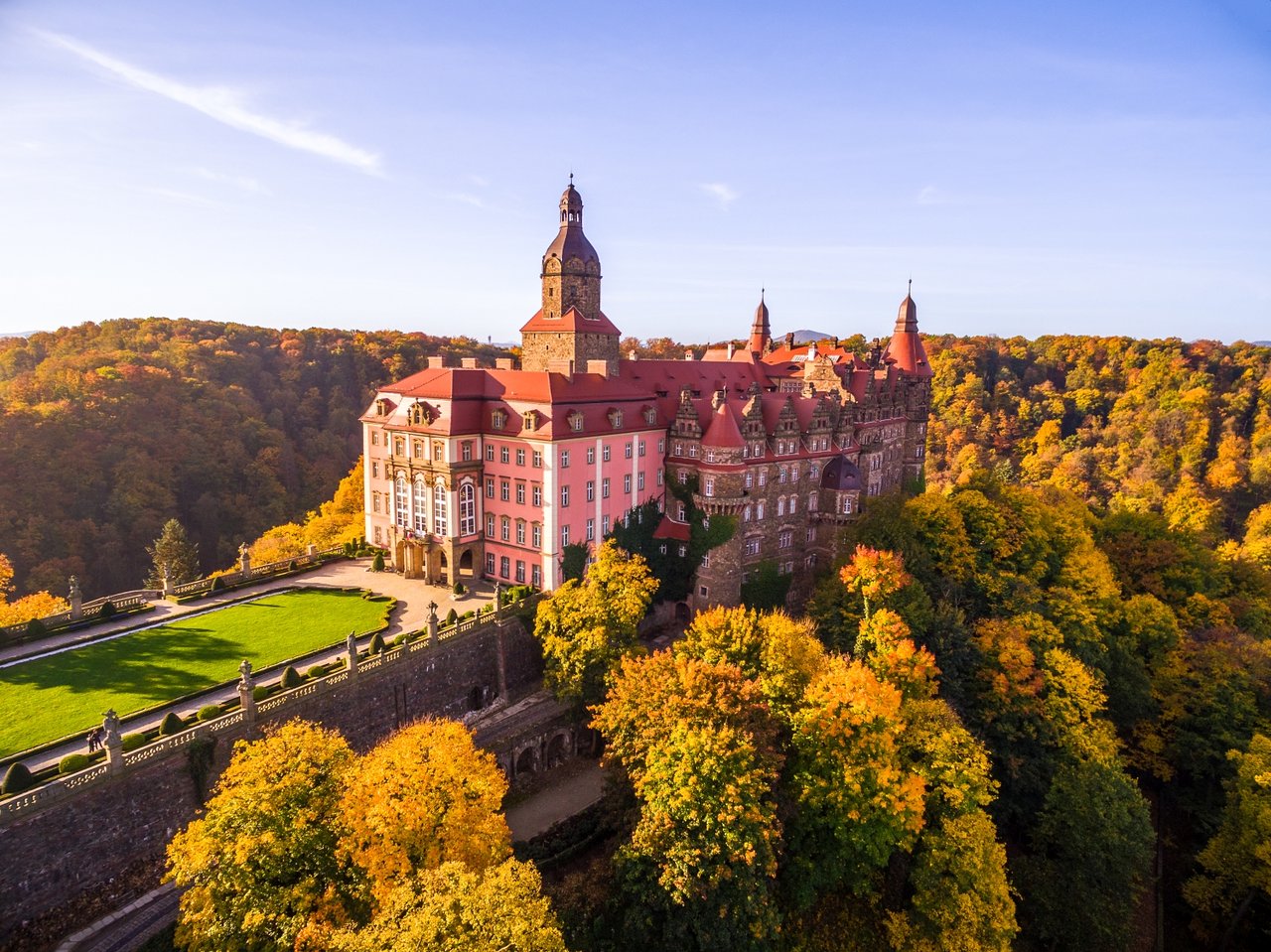 Długi czerwcowy weekend nieopodal Gór Sowich: noclegi w 3* hotelu ibis Styles Wałbrzych za 196 PLN/pokój