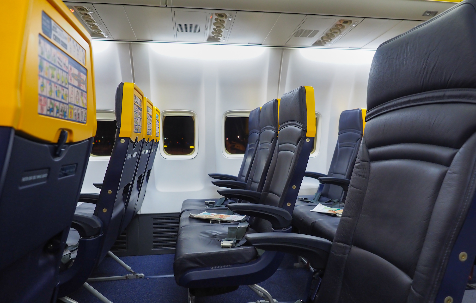 Ryanair nie chce blokować środkowego fotela. “To żadna ochrona przed koronawirusem”