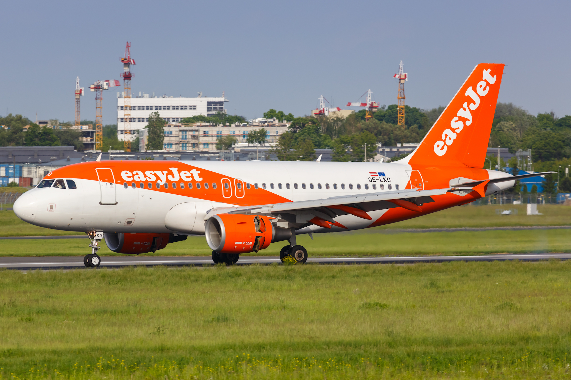 easyJet „zabraknie pieniędzy do sierpnia”. W tle wojna o bezsensowny kontrakt wart miliardy