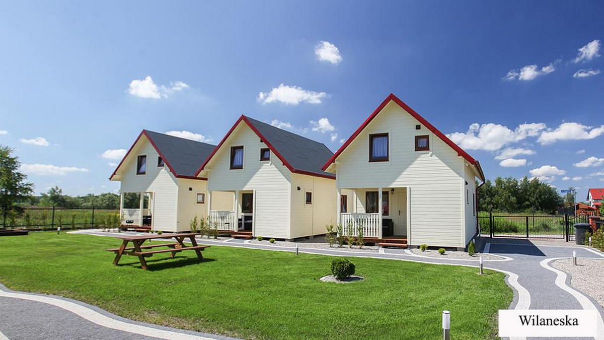 Wakacje nad Bałtykiem – stylowe apartamenty lub drewniane domki w Sianożętach od 129 PLN za pokój
