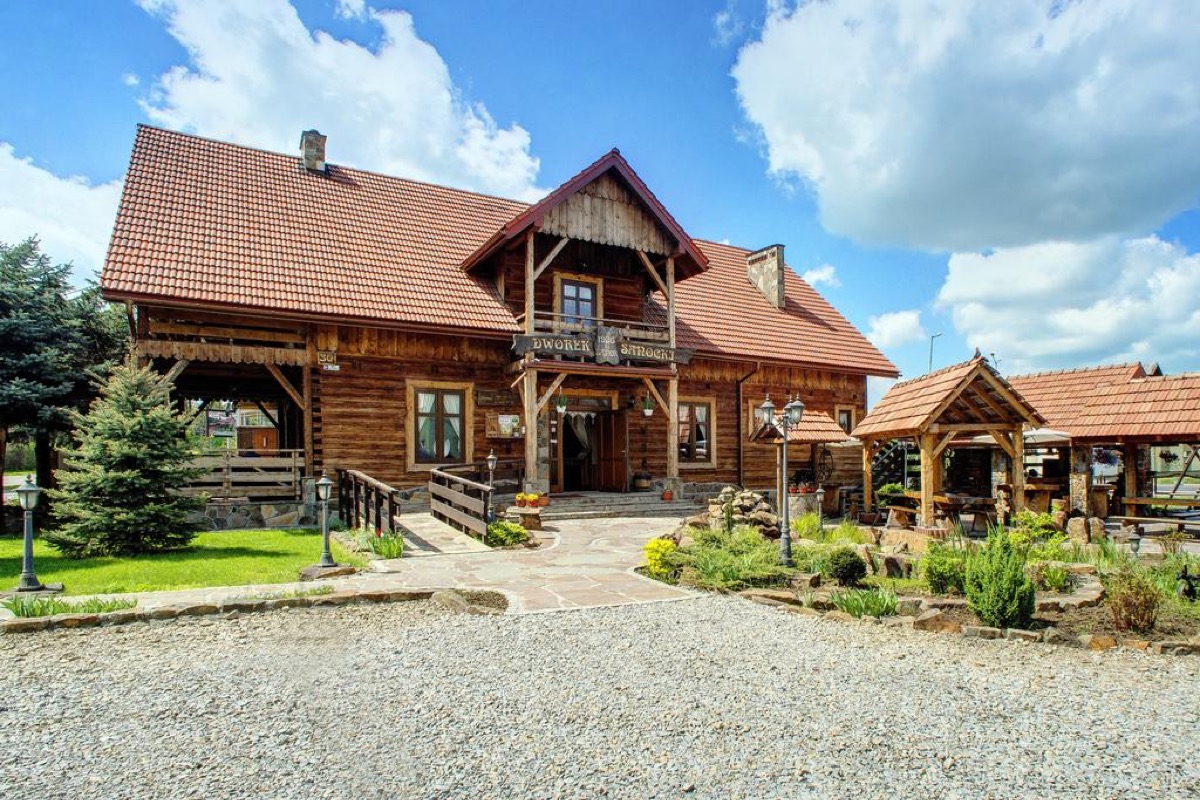 Długi czerwcowy weekend w Bieszczadach: noclegi w Dworku Sanockim od 110 PLN/pokój (darmowa anulacja)