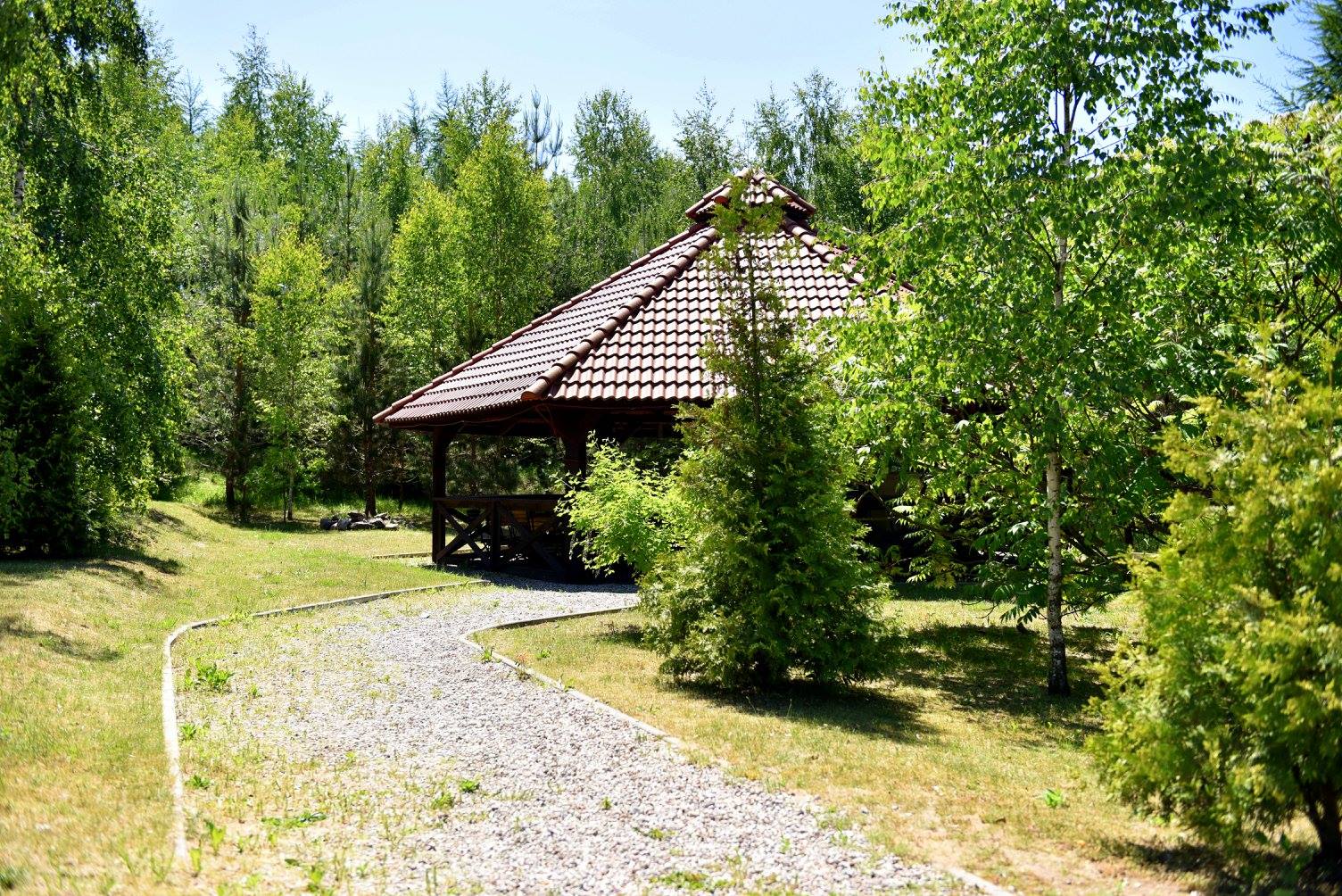 Altanka w ogrodzie