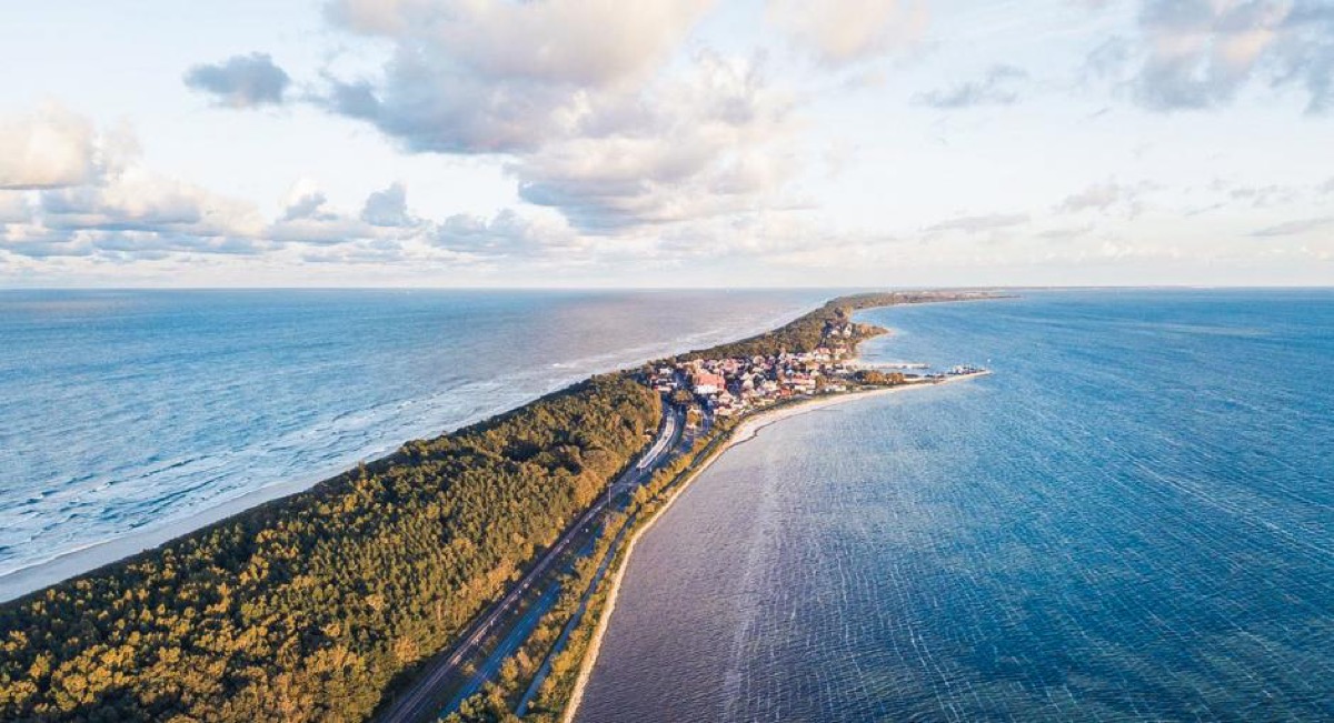 Urlop nad Bałtykiem: noclegi z wyżywieniem w 4* hotelu Hel za 247 PLN/pokój (wrzesień-grudzień)