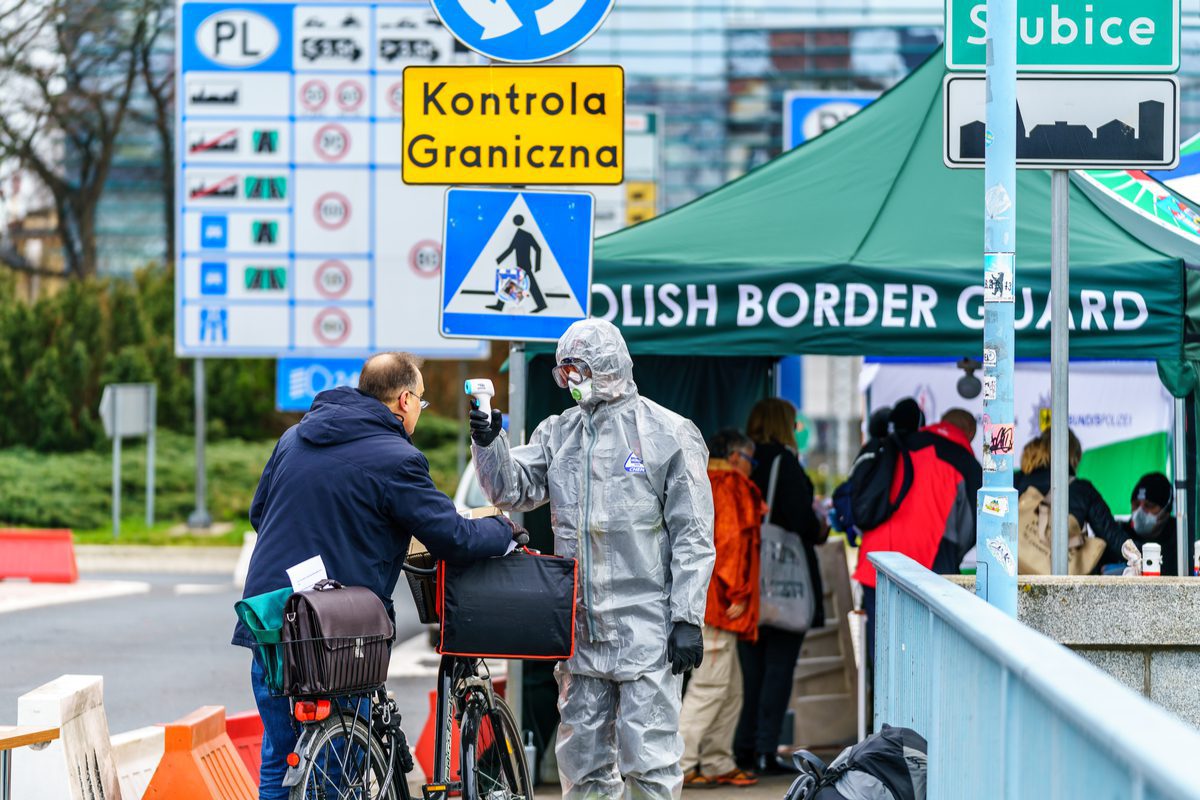 Kiedy otwarcie granic i wznowienie lotów? Decyzja lada dzień – dokąd wyjedziemy?