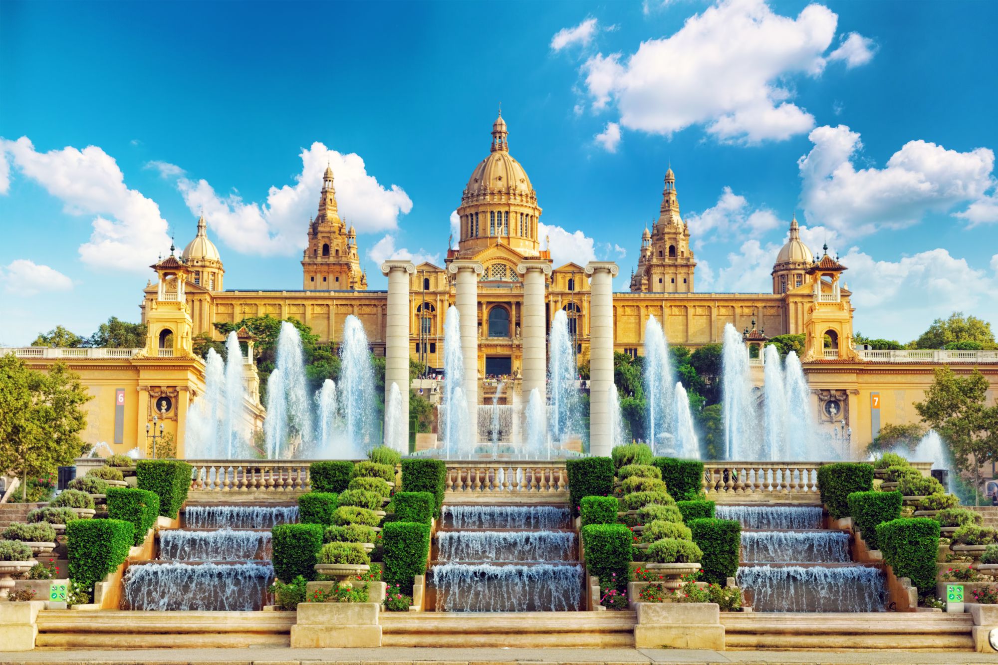 Na wakacje do Barcelony: bezpośrednio PLL LOT z Warszawy + 4* hotel na 5 dni za 950 PLN