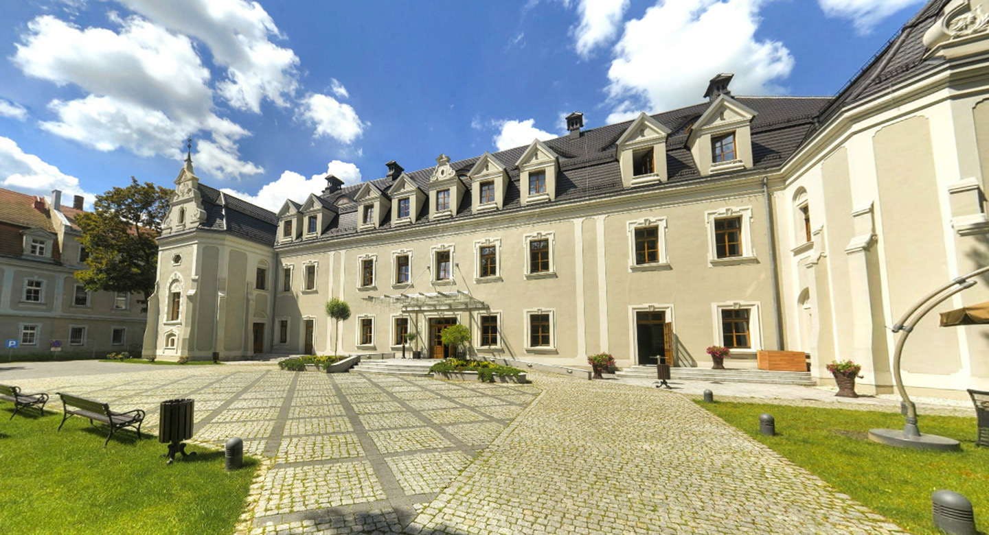 Na bogato: noclegi z wyżywieniem w Zamku Lubliniec za 299 PLN/pokój (także na wakacje)