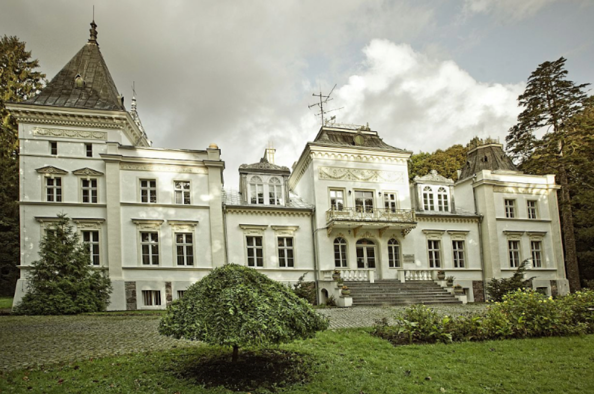 Wakacje na Pomorzu: noclegi w Pałacu w Nosowie za 141 PLN/pokój