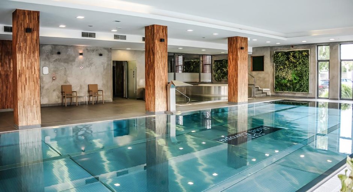 Góry Świętokrzyskie: noclegi z wyżywieniem w 4* hotelu Europa Business & SPA za 249 PLN/pokój + zniżki na okoliczne atrakcje!