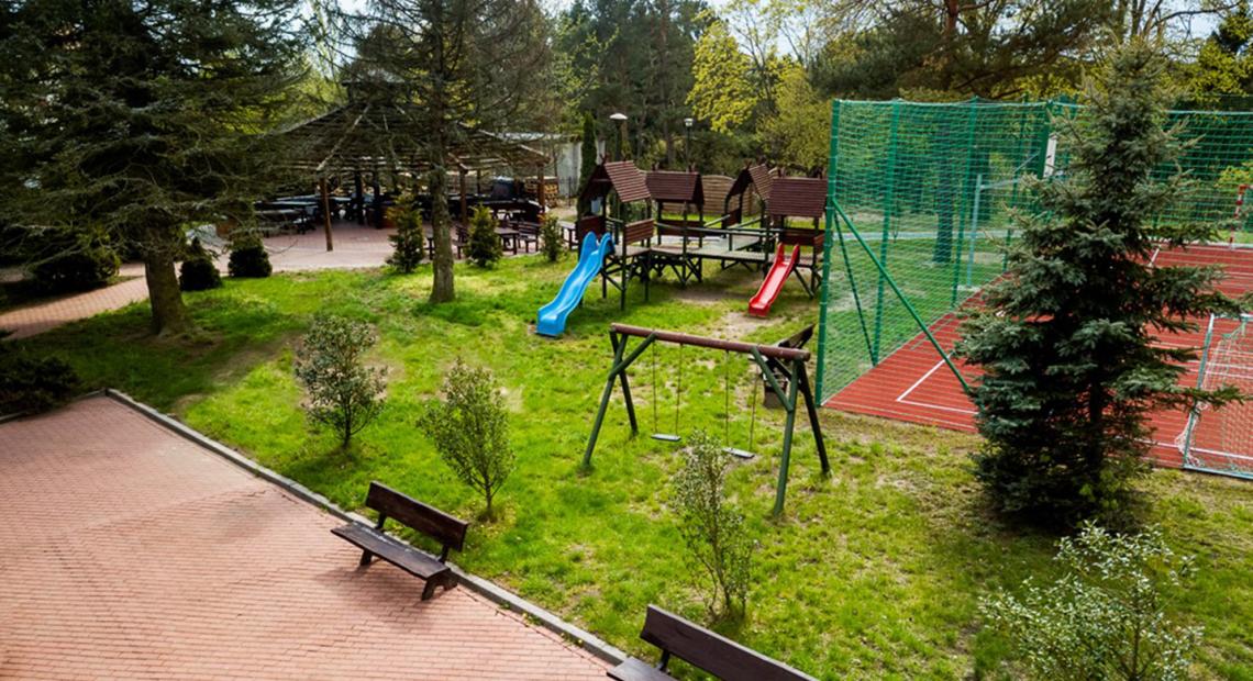Plac zabaw i altanka
