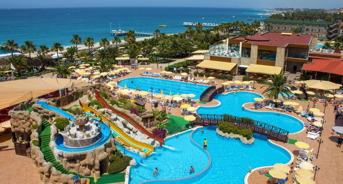 Tygodniowe all inclusive w 5* hotelu na Riwierze Tureckiej od 1373 PLN. Wyloty z 5 polskich miast