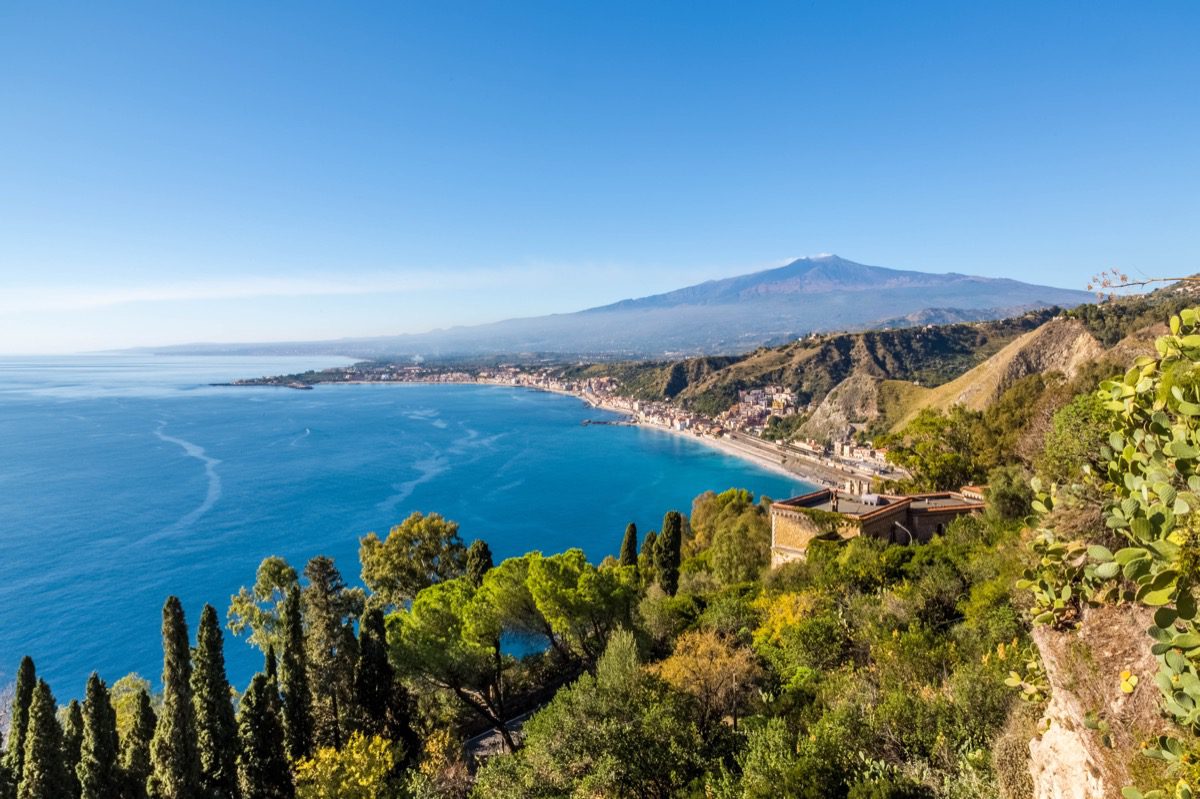 Katania z weekendem za 703 PLN. Loty z Katowic i noclegi w 4* hotelu Four Points by Sheraton